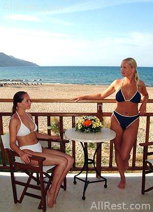 Pilot Beach Hotel 8